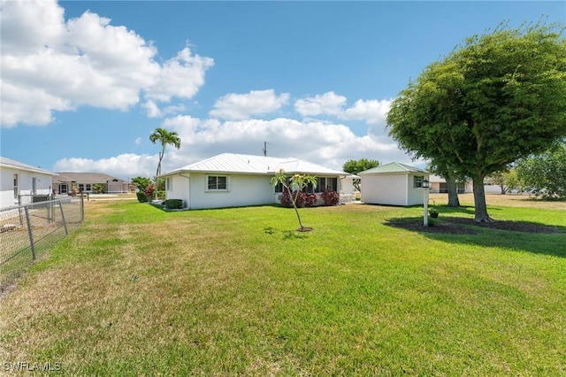 914 SW 3rd Ave, Cape Coral, FL 33991 - view of rear view of house