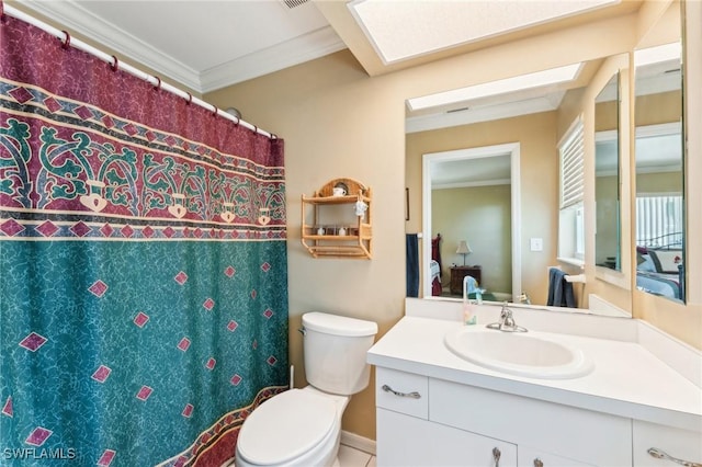 914 SW 3rd Ave, Cape Coral, FL 33991 - full bath with a skylight, crown molding, vanity, toilet, and curtained shower