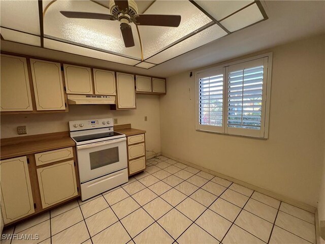 1016 SE 46th St Unit 102, Cape Coral, FL 33904 - kitchen featuring under cabinet range hood, a ceiling fan, and white electric range