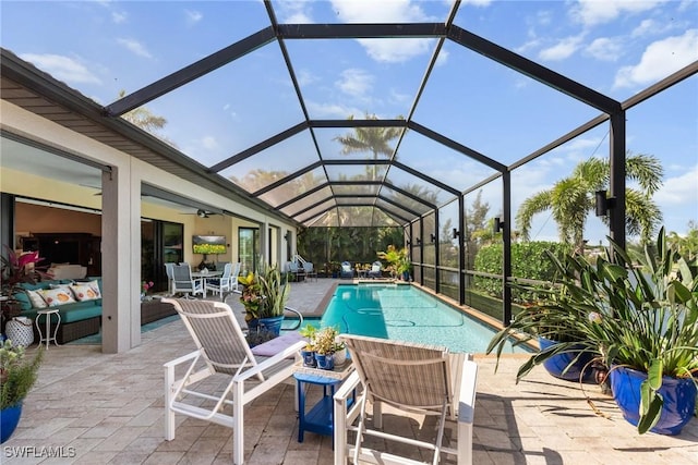 3824 SW 11th Pl, Cape Coral, FL 33914 - pool featuring outdoor dining space, outdoor lounge area, a patio area, a ceiling fan, and a lanai