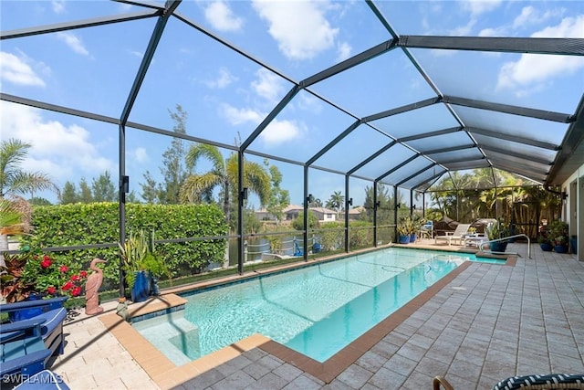 3824 SW 11th Pl, Cape Coral, FL 33914 - pool with a patio and glass enclosure