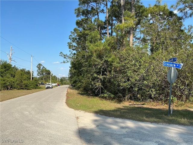 637 Crossarm Ave S, Lehigh Acres, FL 33974