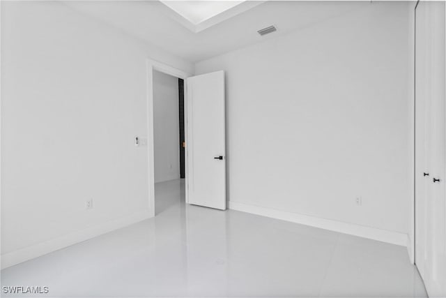 845 SW 15th Ter, Cape Coral, FL 33991 - unfurnished room featuring baseboards, visible vents, and tile patterned flooring