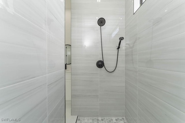 1412 5th Ave, Lehigh Acres, FL 33972 - bathroom with a tile shower