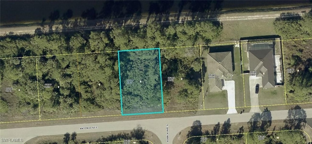 1235 Antonio St E, Lehigh Acres, FL 33974