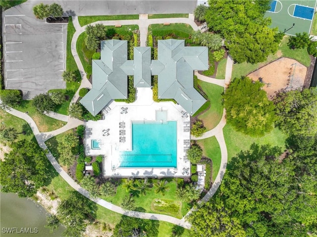 drone / aerial view of a pool area