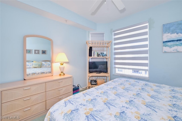 bedroom featuring ceiling fan