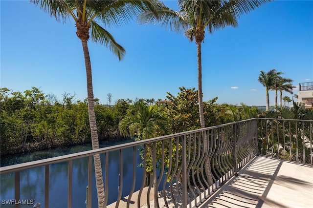 15460 Catalpa Cove Ln, Fort Myers, FL 33908 - balcony featuring a water view