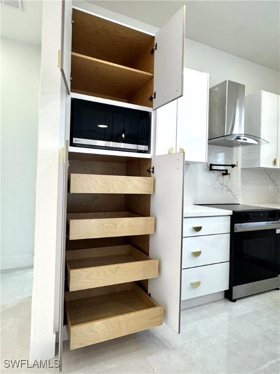 closet with visible vents