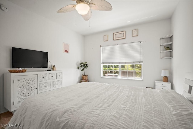 bedroom featuring ceiling fan