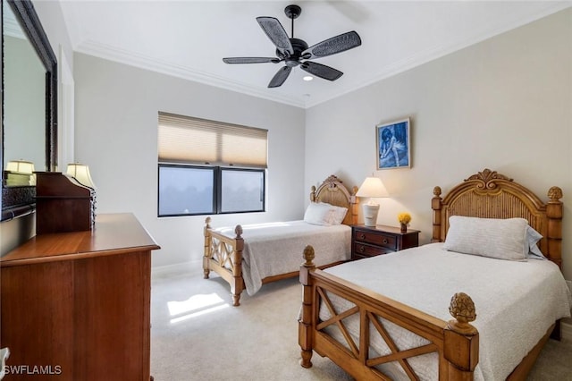 bedroom featuring light colored carpet, ornamental molding, ceiling fan, baseboards, and recessed lighting