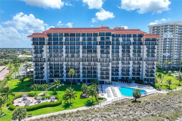 180 Seaview Ct Unit 814, Marco Island, FL 34145 - view of property featuring a community pool
