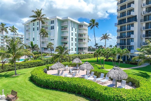 180 Seaview Ct Unit 814, Marco Island, FL 34145 - view of home's community with a yard