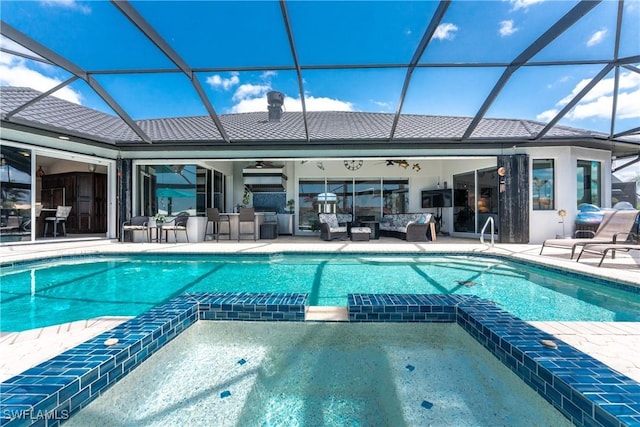 1255 Eider Ct, Punta Gorda, FL 33950 - view of swimming pool with a ceiling fan, an outdoor living space, a pool with connected hot tub, and a patio area