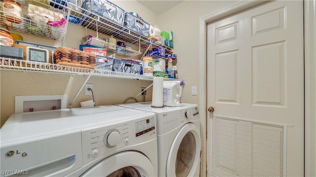 1017 SW 37th Ln, Cape Coral, FL 33914 - clothes washing area featuring laundry area and independent washer and dryer