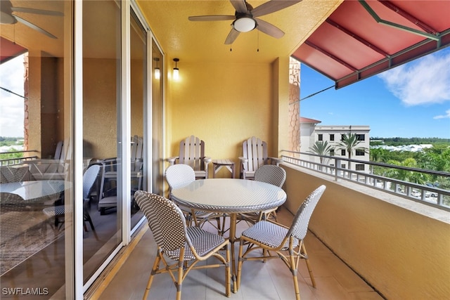 balcony with a ceiling fan