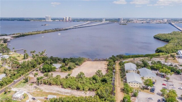 1059 River Rd, North Fort Myers, FL 33903