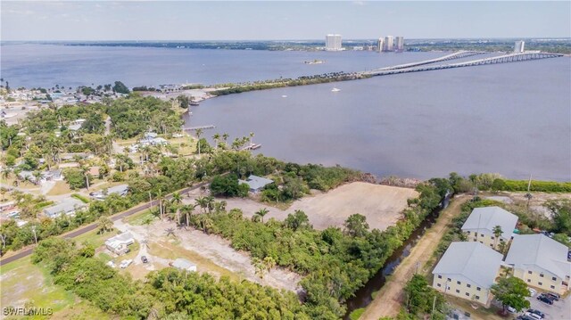 1059 River Rd, North Fort Myers, FL 33903