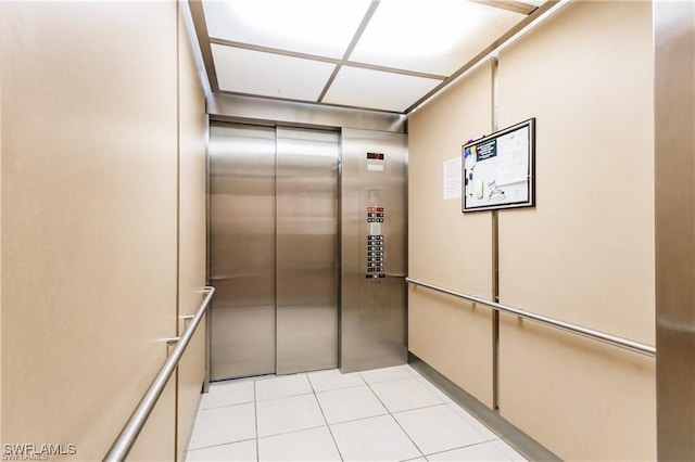 room details with elevator
