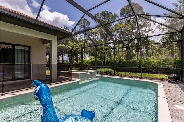 7307 Acorn Way, Naples, FL 34119 - swimming pool with an in-ground hot tub, a lanai, and a patio
