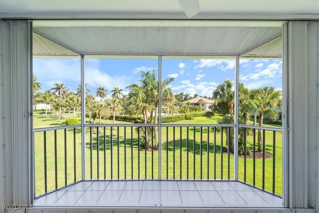 view of unfurnished sunroom