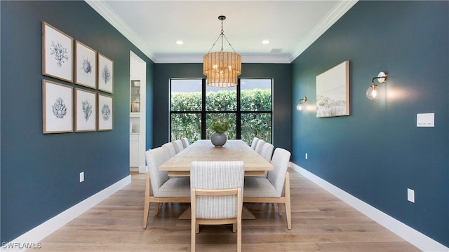 2954 Cinnamon Bay Cir, Naples, FL 34119 - dining area featuring a chandelier, ornamental molding, baseboards, light wood-style flooring, and recessed lighting