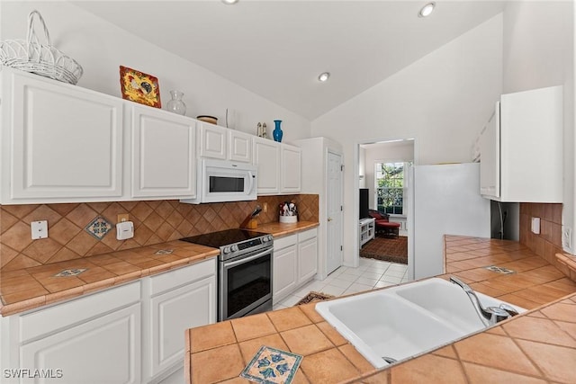 8824 Ventura Way, Naples, FL 34109 - photo 9