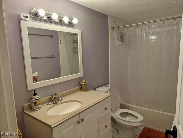 3706 Broadway Unit 18, Fort Myers, FL 33901 - full bath featuring a textured ceiling, vanity, shower / bathtub combination with curtain, and tile patterned flooring