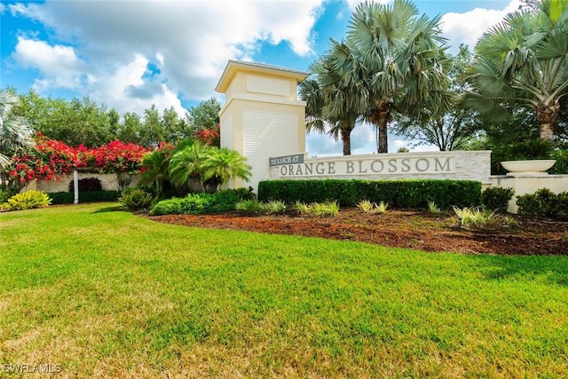 2685 Citrus St, Naples, FL 34120 - community / neighborhood sign featuring a yard
