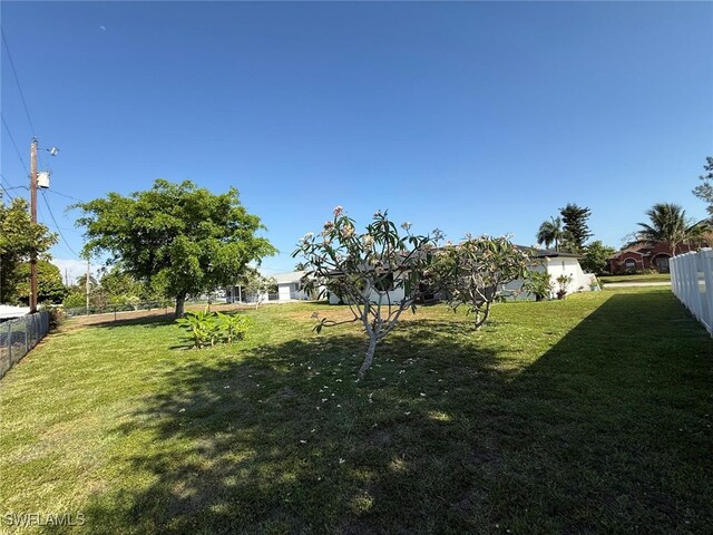 1219 SE 25th Ter, Cape Coral, FL 33904 - photo 32