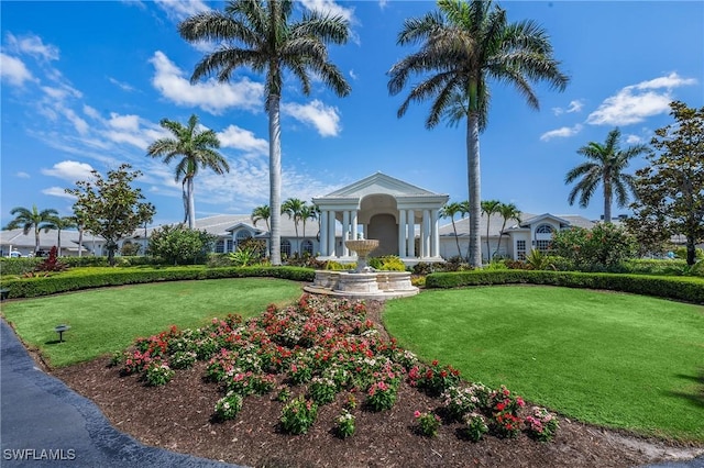 view of front of home with a front lawn