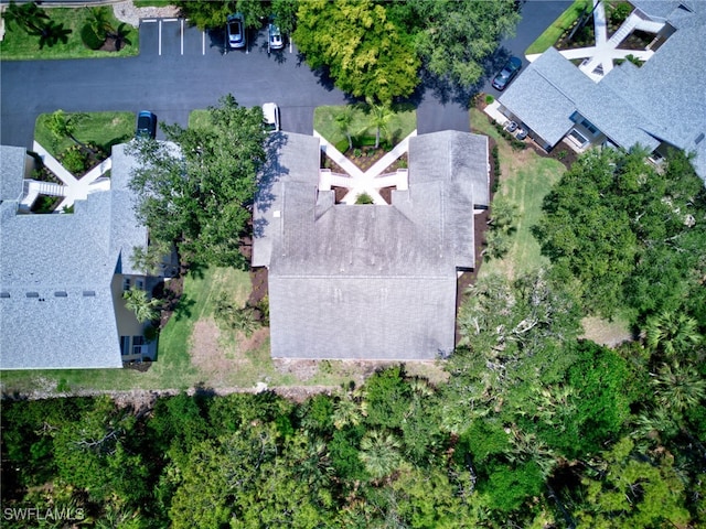aerial view of property and surrounding area