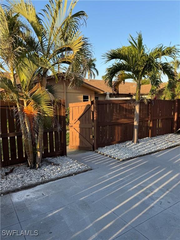 6321 Royal Woods Dr, Fort Myers, FL 33908 - gate with fence
