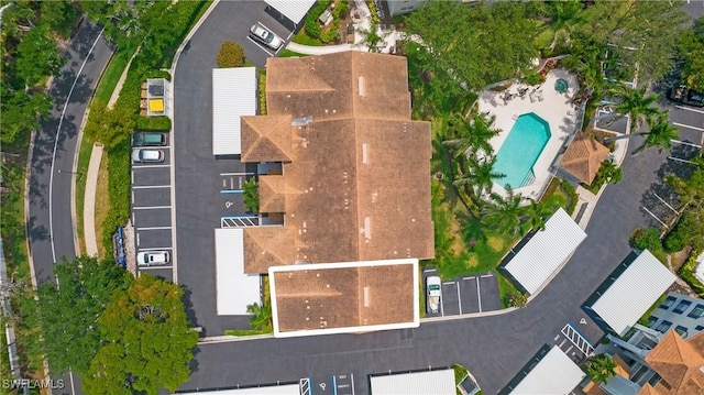 drone / aerial view of a pool