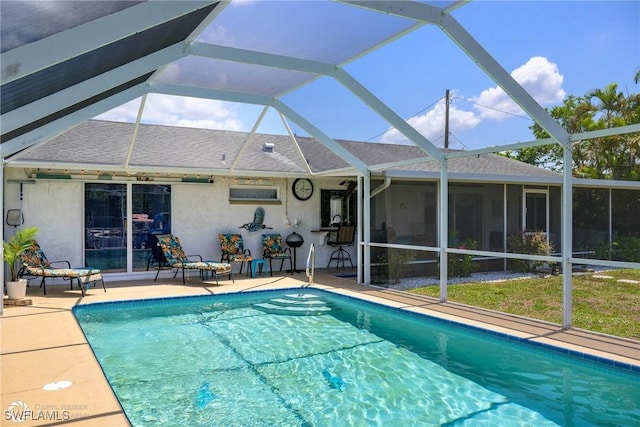 1303 Thompson St, North Fort Myers, FL 33903 - outdoor pool with a lanai and a patio area