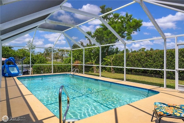 1303 Thompson St, North Fort Myers, FL 33903 - swimming pool with a patio and a lanai
