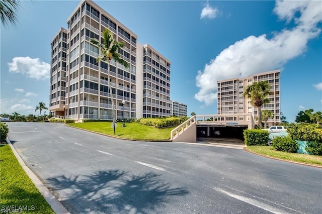 view of apartment building / complex