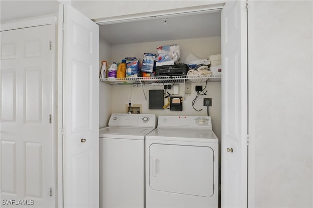 1020 S Collier Blvd Unit 402, Marco Island, FL 34145 - clothes washing area featuring washer and dryer