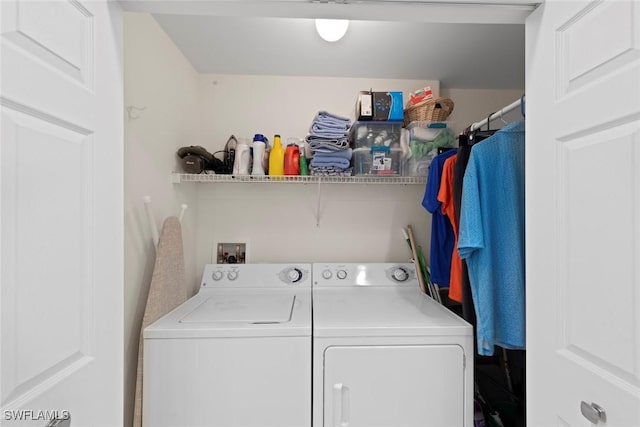10115 Colonial Country Club Blvd Unit 2110, Fort Myers, FL 33913 - clothes washing area with washer and dryer