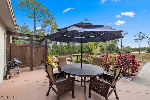 view of patio with outdoor dining space