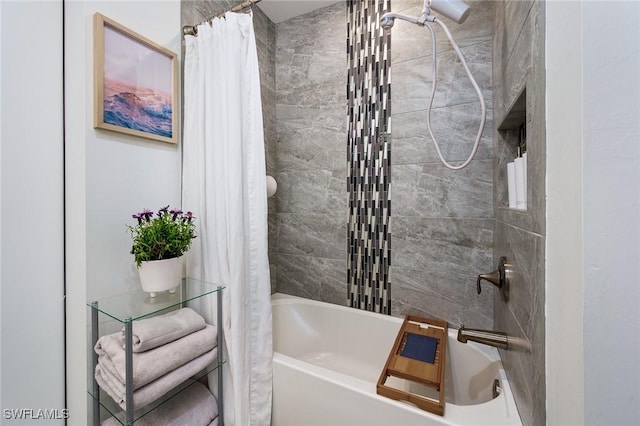 bathroom featuring shower / tub combo
