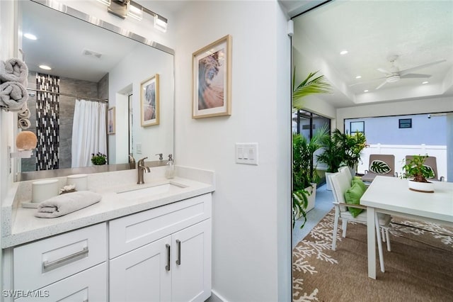 full bath featuring a ceiling fan, recessed lighting, vanity, and a shower with curtain