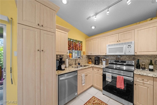 5540 Longleaf Dr, North Fort Myers, FL 33917 - photo 11