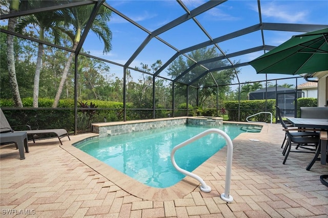 11265 Suffield St, Fort Myers, FL 33913 - view of swimming pool featuring a patio, a pool with connected hot tub, and a lanai