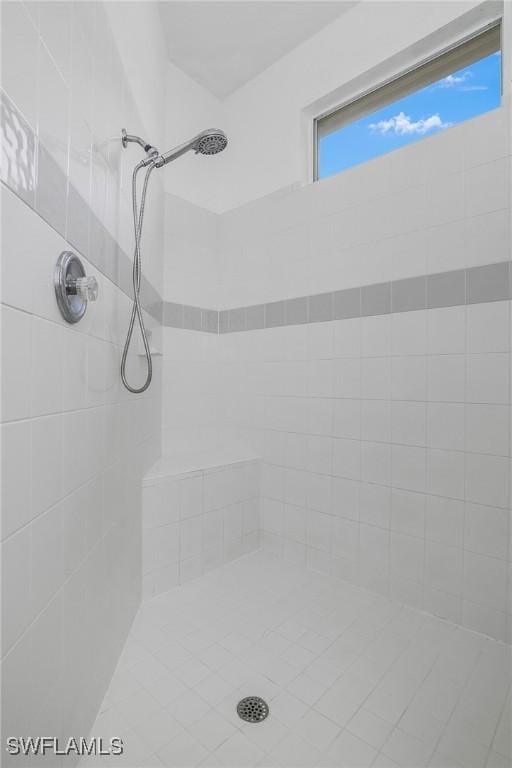 170 Vista Ln, Naples, FL 34119 - full bath with a tile shower