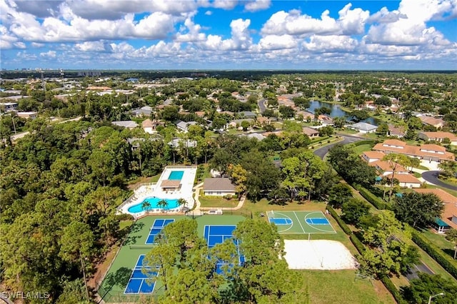 816 Mount Hood Ct, Naples, FL 34104 - view of property location featuring a pool
