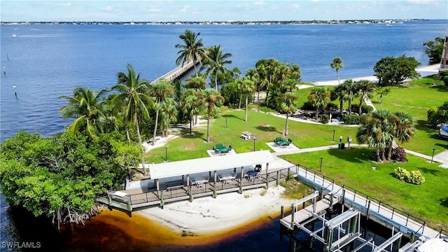 7232 Saint Anns Ct, Fort Myers, FL 33908 - aerial view of a large body of water