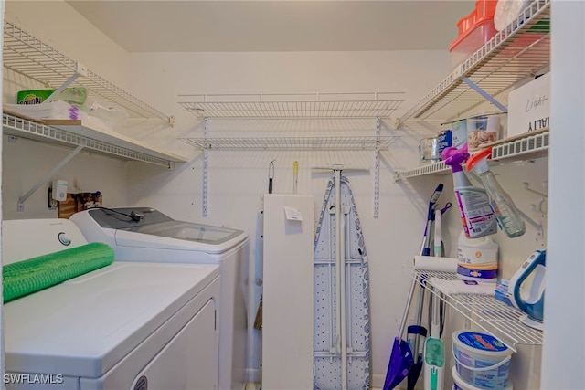 9950 Sailview Ct Unit 14, Fort Myers, FL 33905 - laundry room featuring washer and clothes dryer