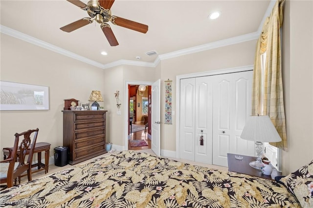 3008 Turtle Gait Ln, Sanibel, FL 33957 - bedroom featuring a closet, ornamental molding, recessed lighting, ceiling fan, and baseboards