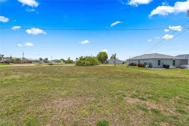 706 Kismet Pkwy E, Cape Coral, FL 33909 - view of green lawn